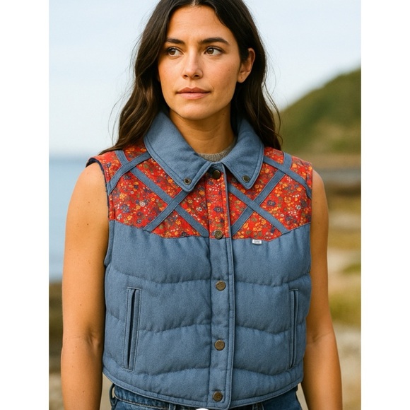 Rare Vintage Levi’s Ski Goose Down USA Made Weatern Floral Puffer Vest 11/12 - Picture 1 of 16